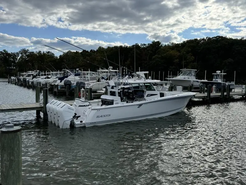 2025 Blackfin 400 Center Console