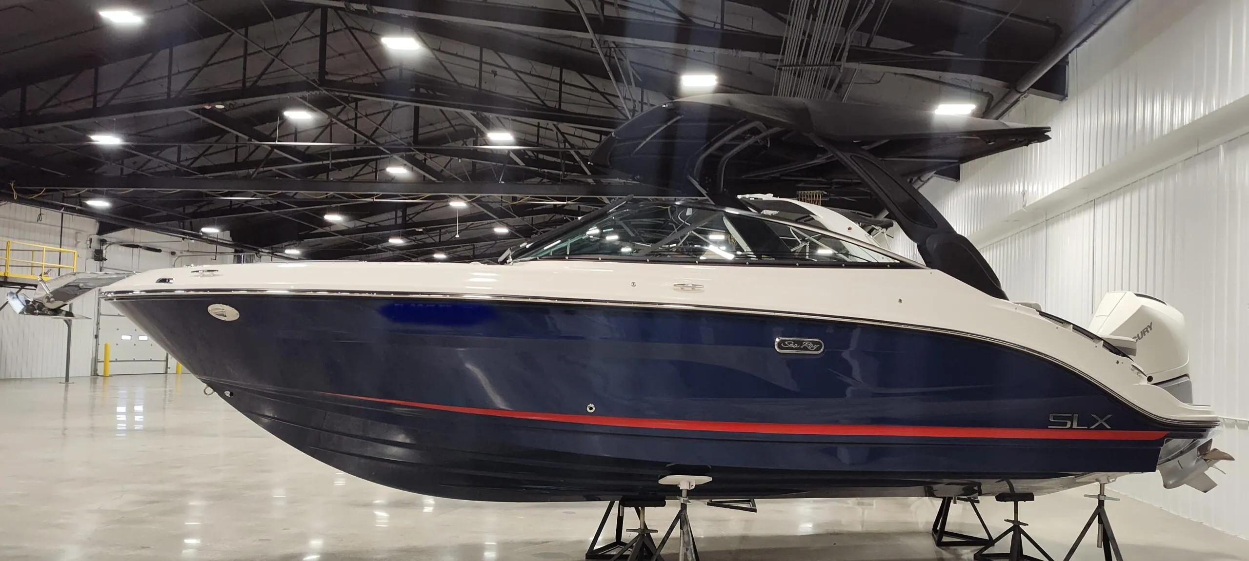 2024 Sea Ray SLX 260 Outboard