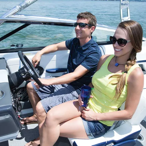 DOUBLE-WIDE HELM SEAT