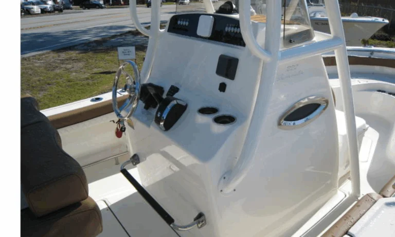 Deluxe hardtop with powder coating on Pioneer 222 Islander