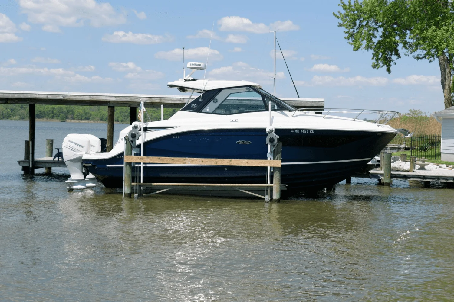 2023 Sea Ray Sundancer 320 Outboard