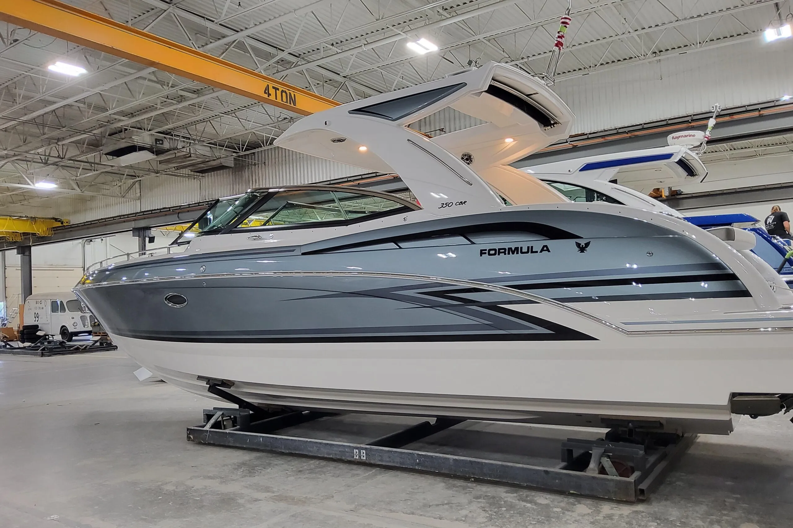 2025 Formula 350 Crossover Bowrider I/O