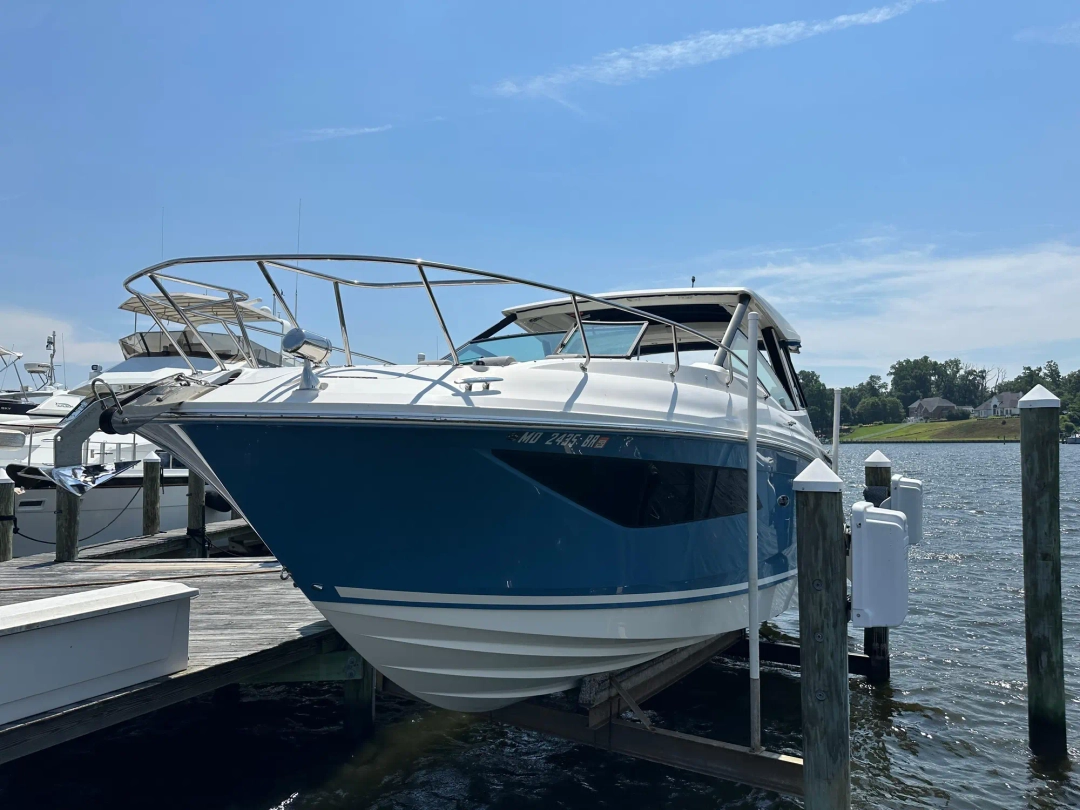2021 Sea Ray 320 Sundancer