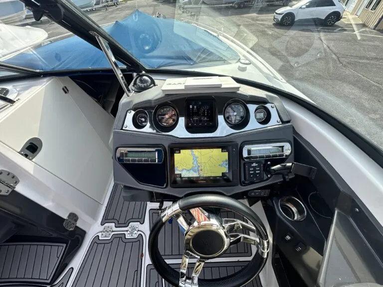 305-super-sport-helm-electronics