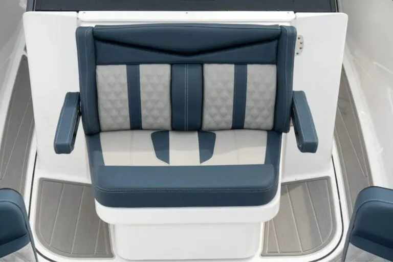monterey-elite-27-ob-bow-seating