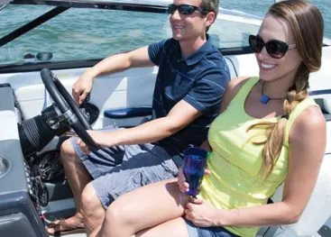 DOUBLE-WIDE HELM SEAT